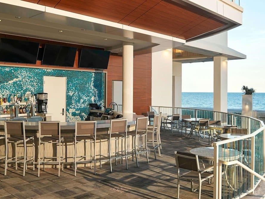 Ocean Enclave By Hilton Grand Vacations Poolside Bar