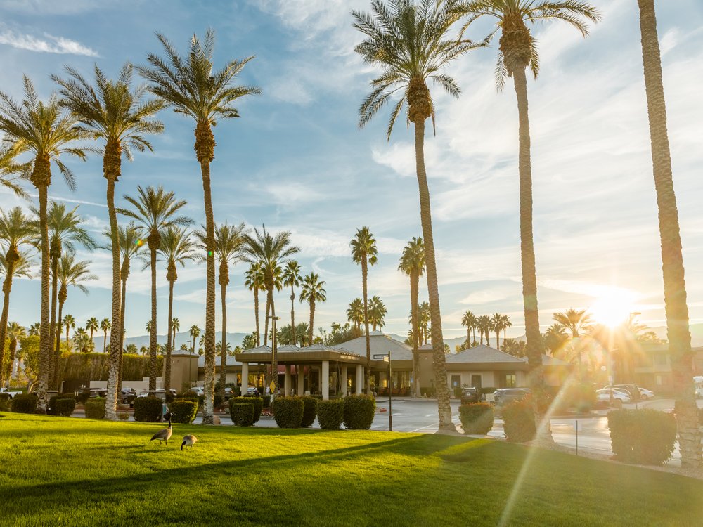 Marriott’s Desert Springs Villas Palm Desert Timeshare amenities with directed shade