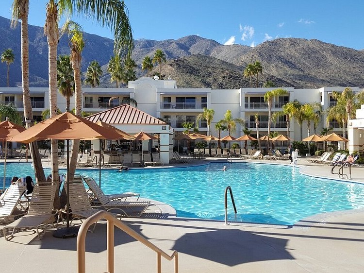 Palm Canyon Resort And Spa amenities