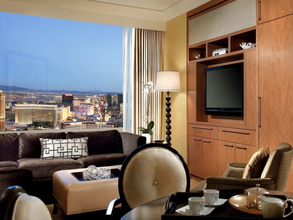 Hilton Grand Vacations Club At Trump International Hotel Bedroom