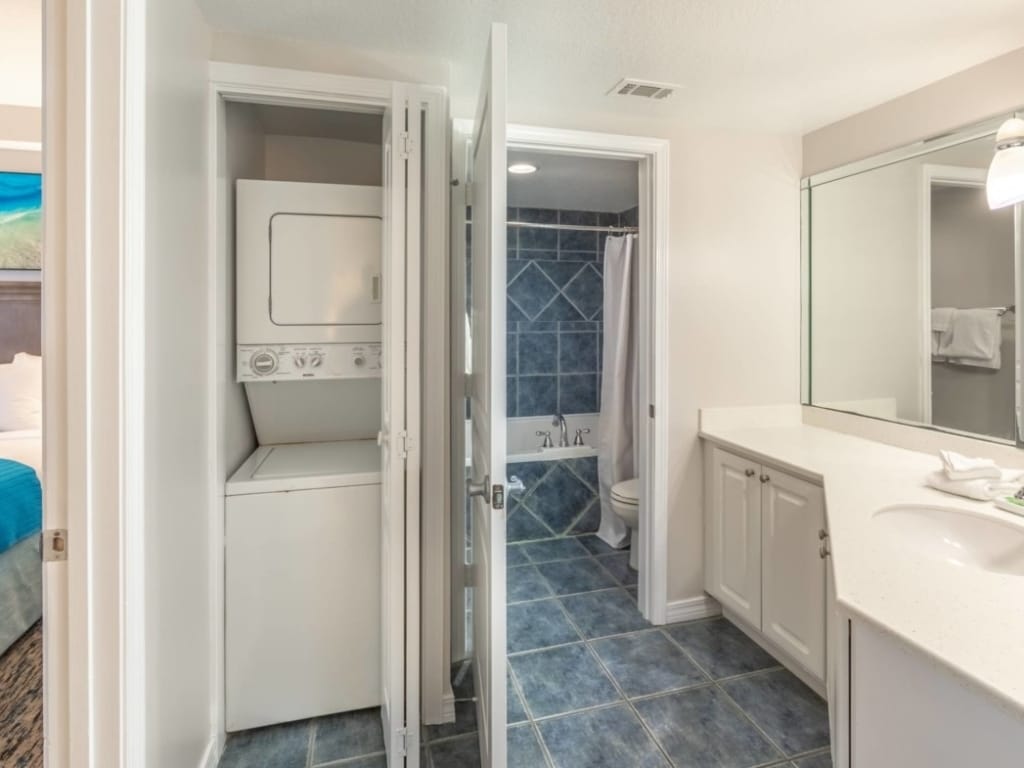 bathroom at holiday inn resort panama