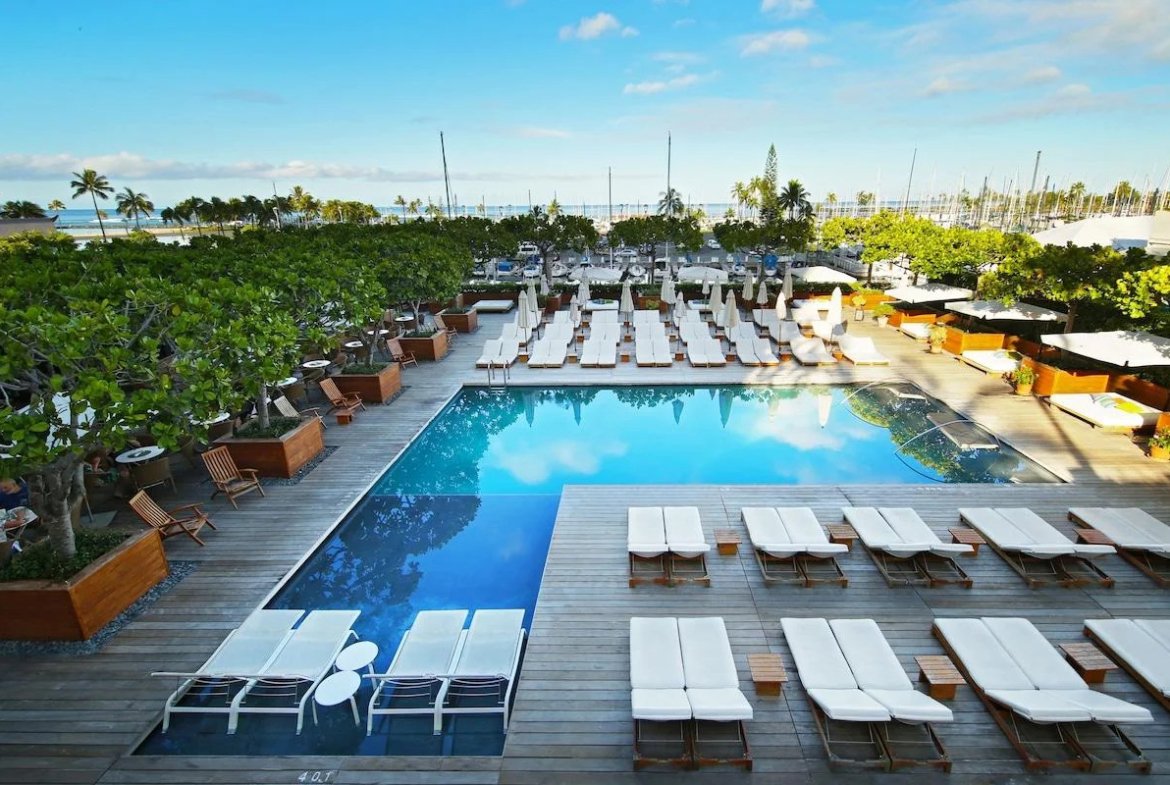 Hilton Vacation Club The Modern Honolulu Pool View