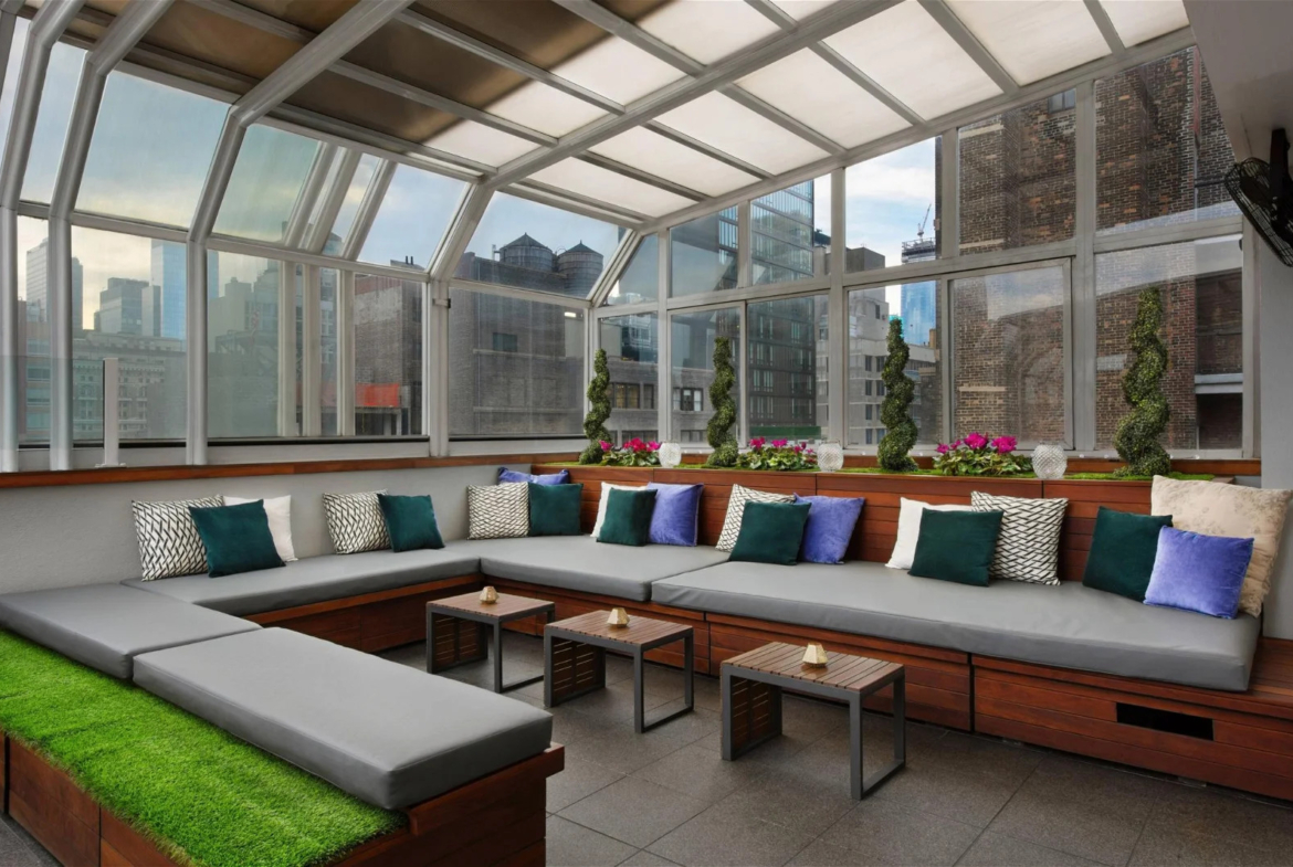 Marriott Vacation Club Pulse, New York City Rooftop Lounge