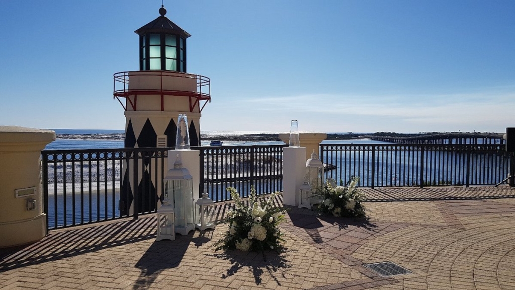 Harborwalk Lighthouse