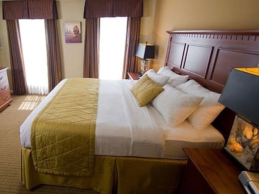 extra beds in Diamonds Resort in Williamsburg 