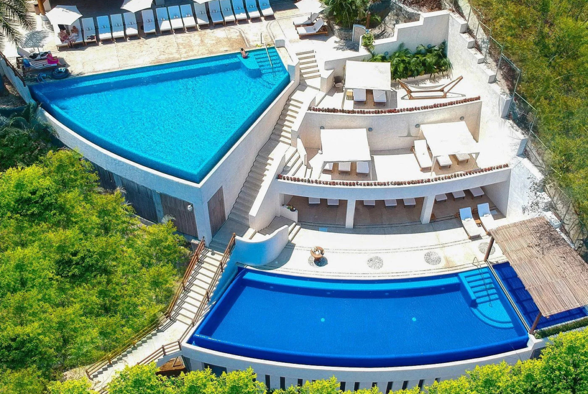 Pacifica Grand Resort & Spa Zihuatanejo Pools