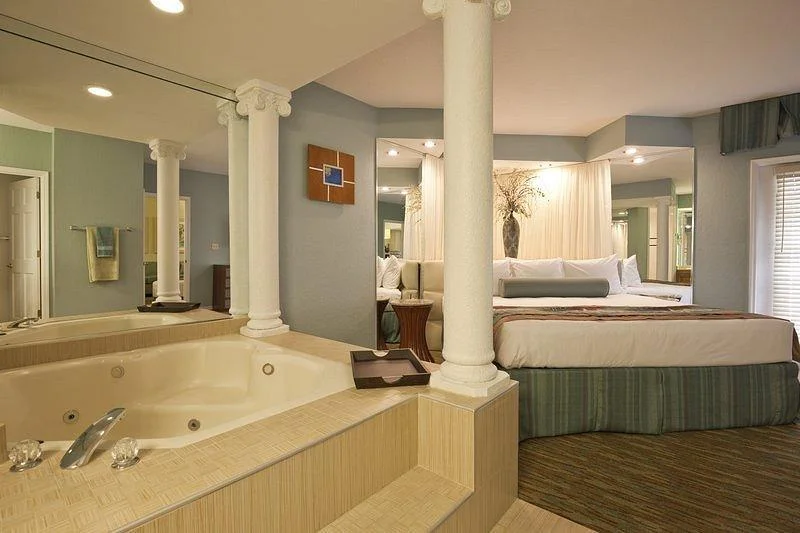Wyndham Star Island Master Bedroom With Whirlpool Tub