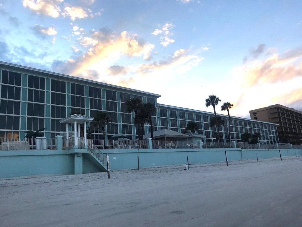 Daytona Beach timeshares Grand Seas Resort exterior