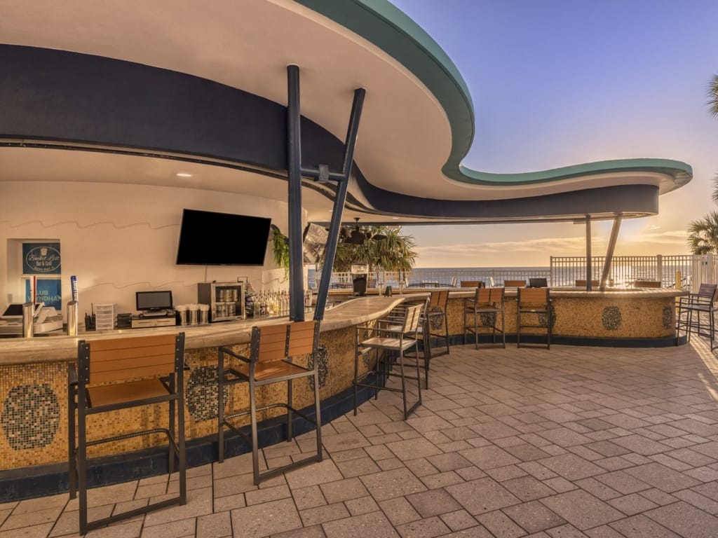 Wyndham Ocean Walk pool bar