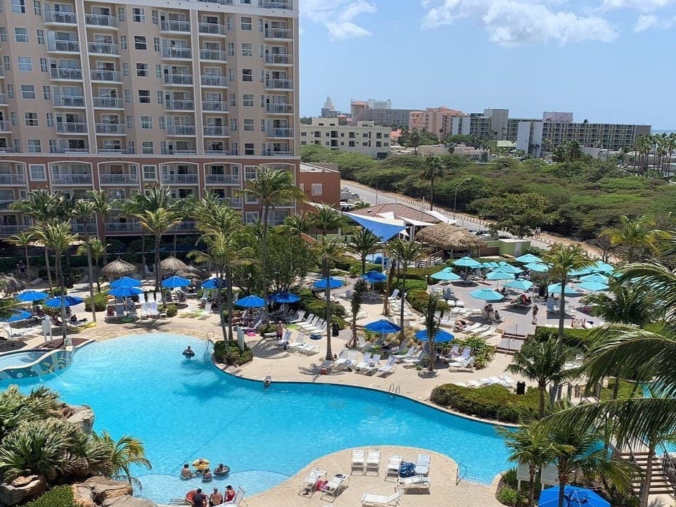 aruba surf club pool