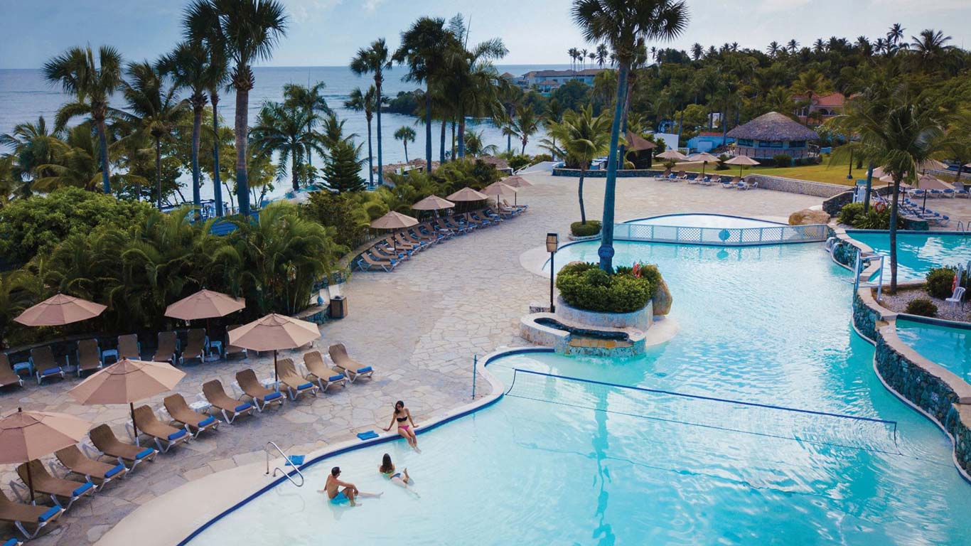 Lifestyle Tropical Beach Resort & Spa Pool