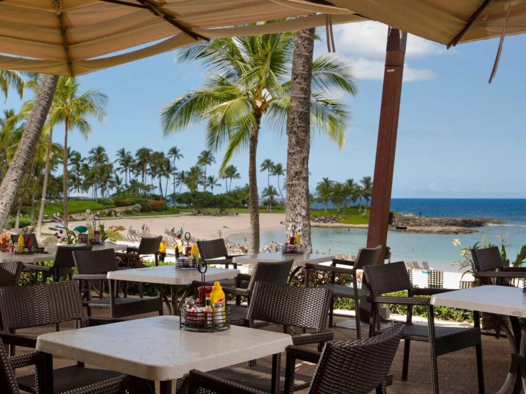 Longboards Bar & Grill; marriott oahu