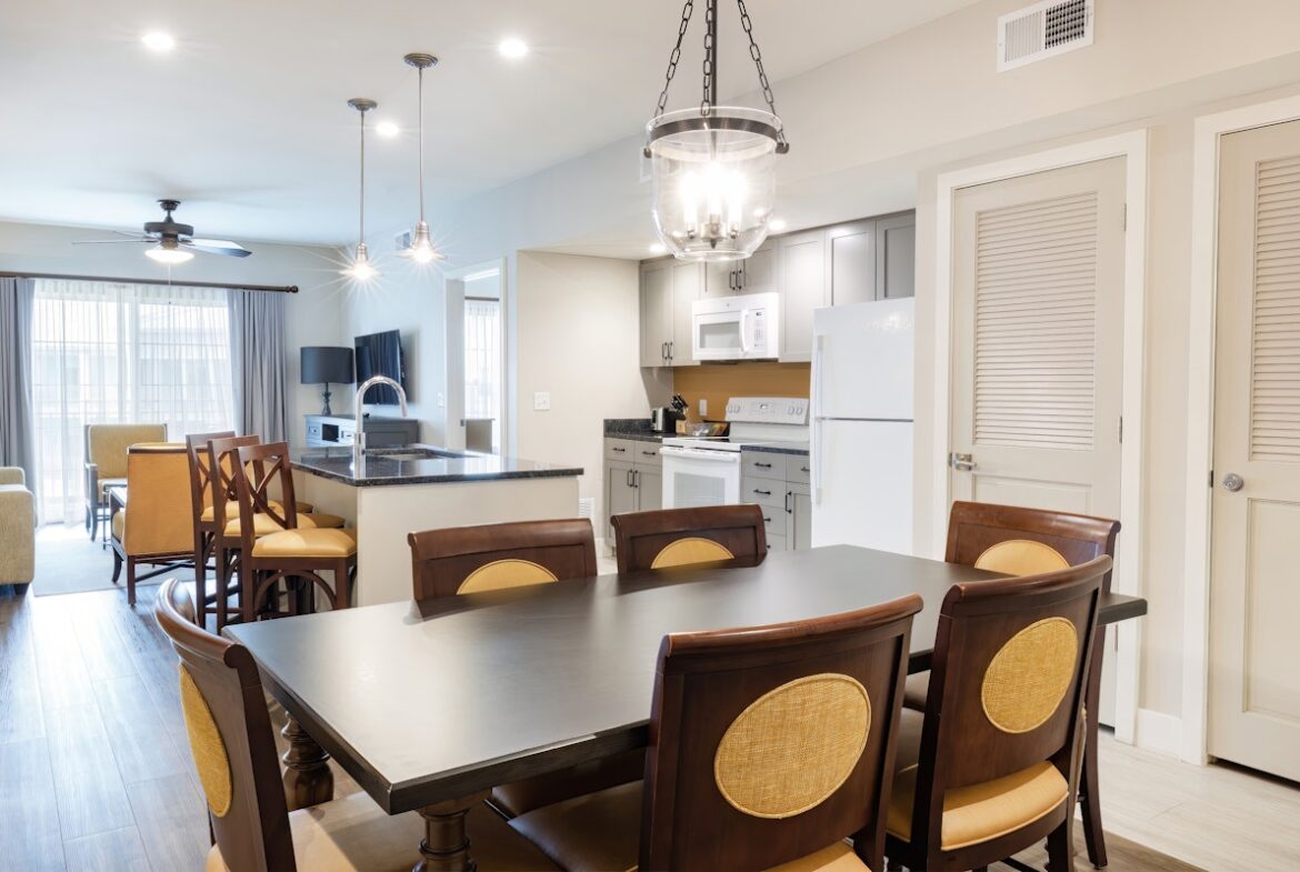 WorldMark Orlando Kingstown Reef Dining and Kitchen