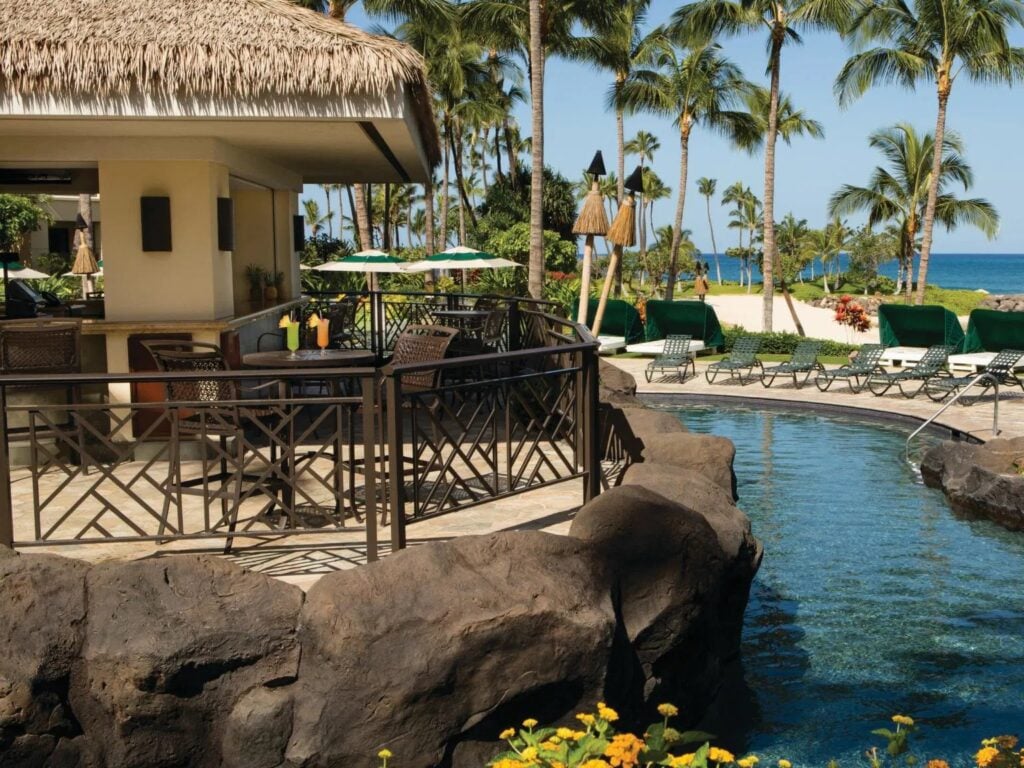 Nai'a Pool Bar