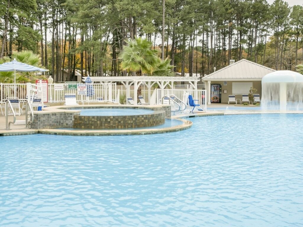 villages pool