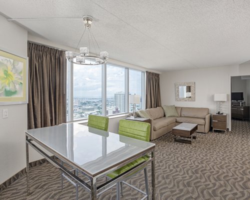 Club Boardwalk Resorts - Atlantic Palace Living Room