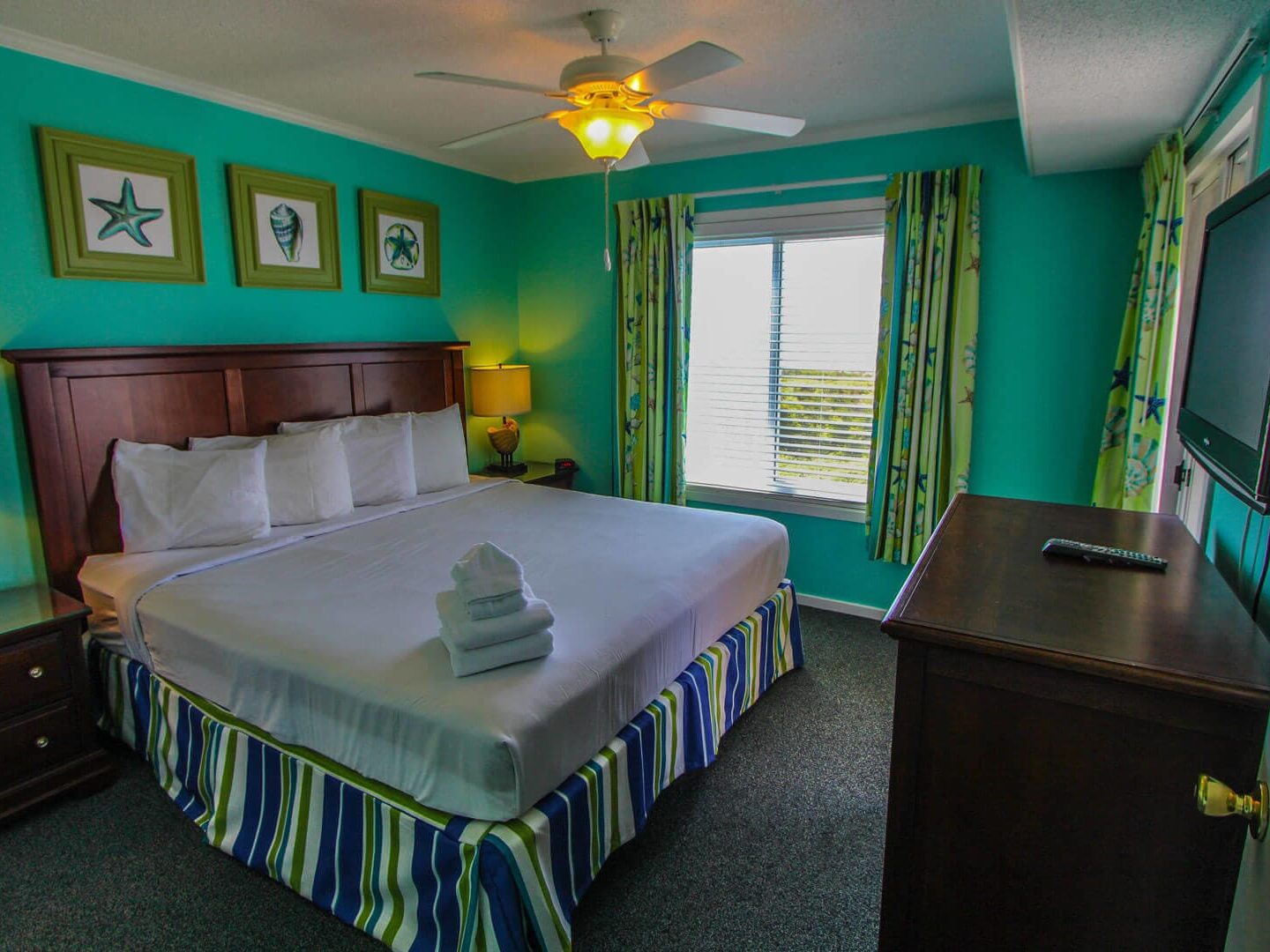 Cheapest Way to Travel in North Carolina: A Place at the Beach III — Bedroom