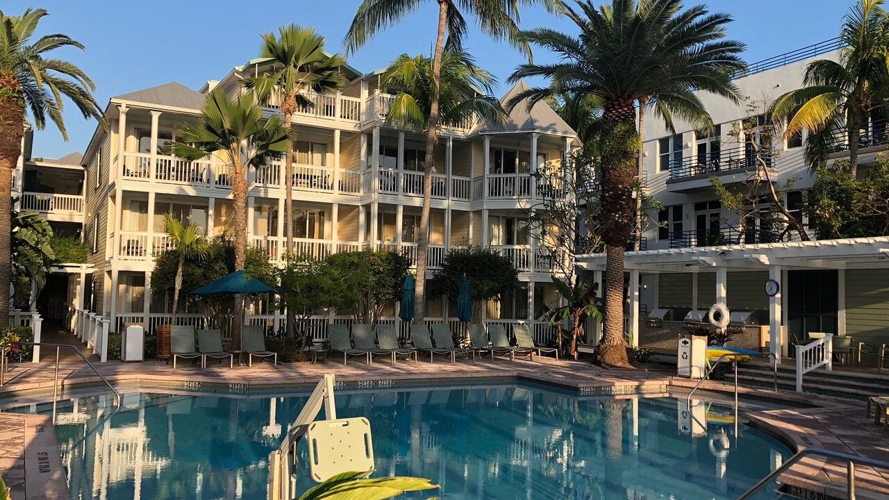Beach Rentals in Florida: Hyatt Sunset Harbor Pool