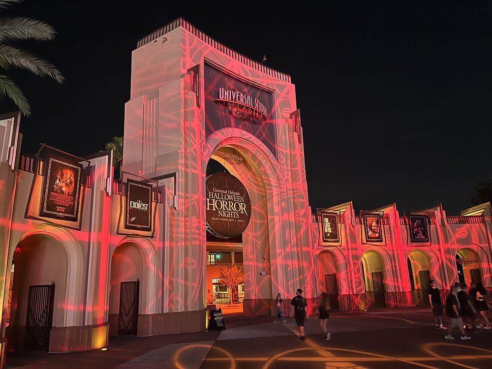 Best Places to Travel for Halloween: Halloween Horror Nights in Orlando