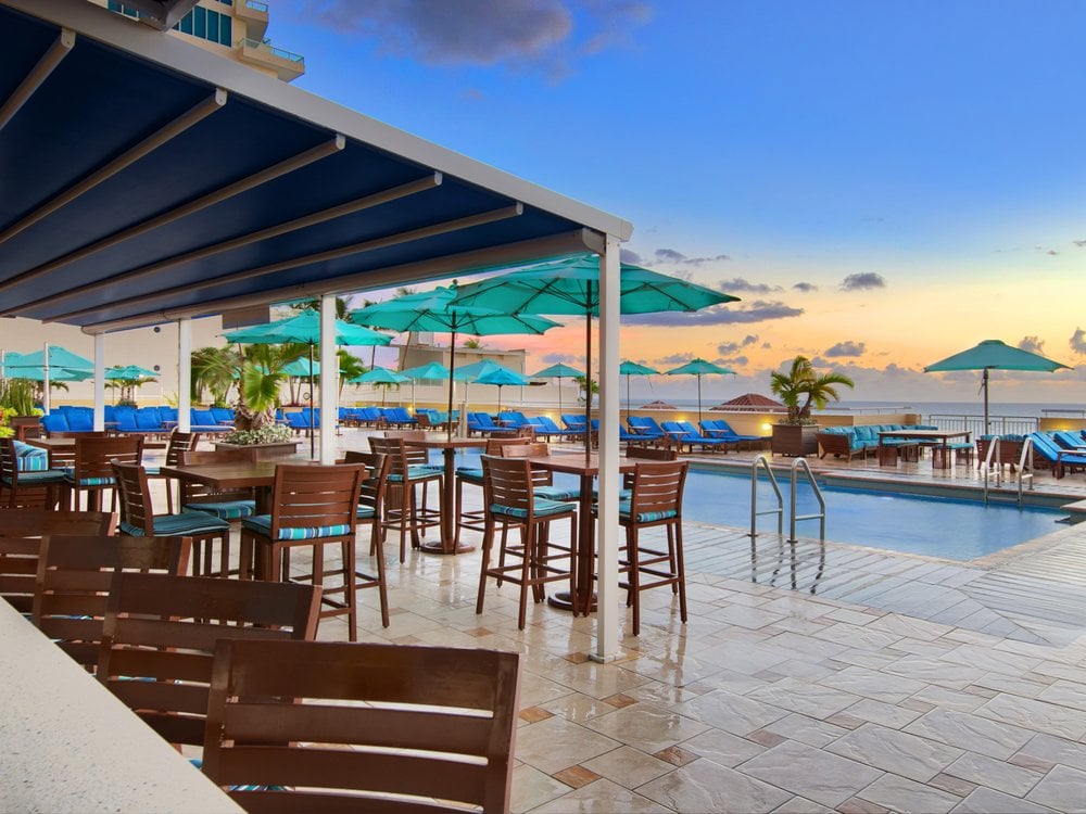 Marriott BeachPlace Towers Bar and Grill