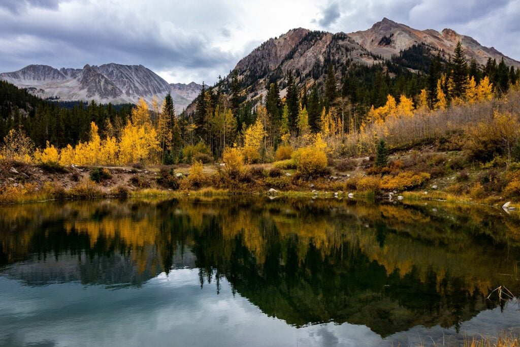 Best Places to Go in October in the US for Adults: Yellowstone National Park