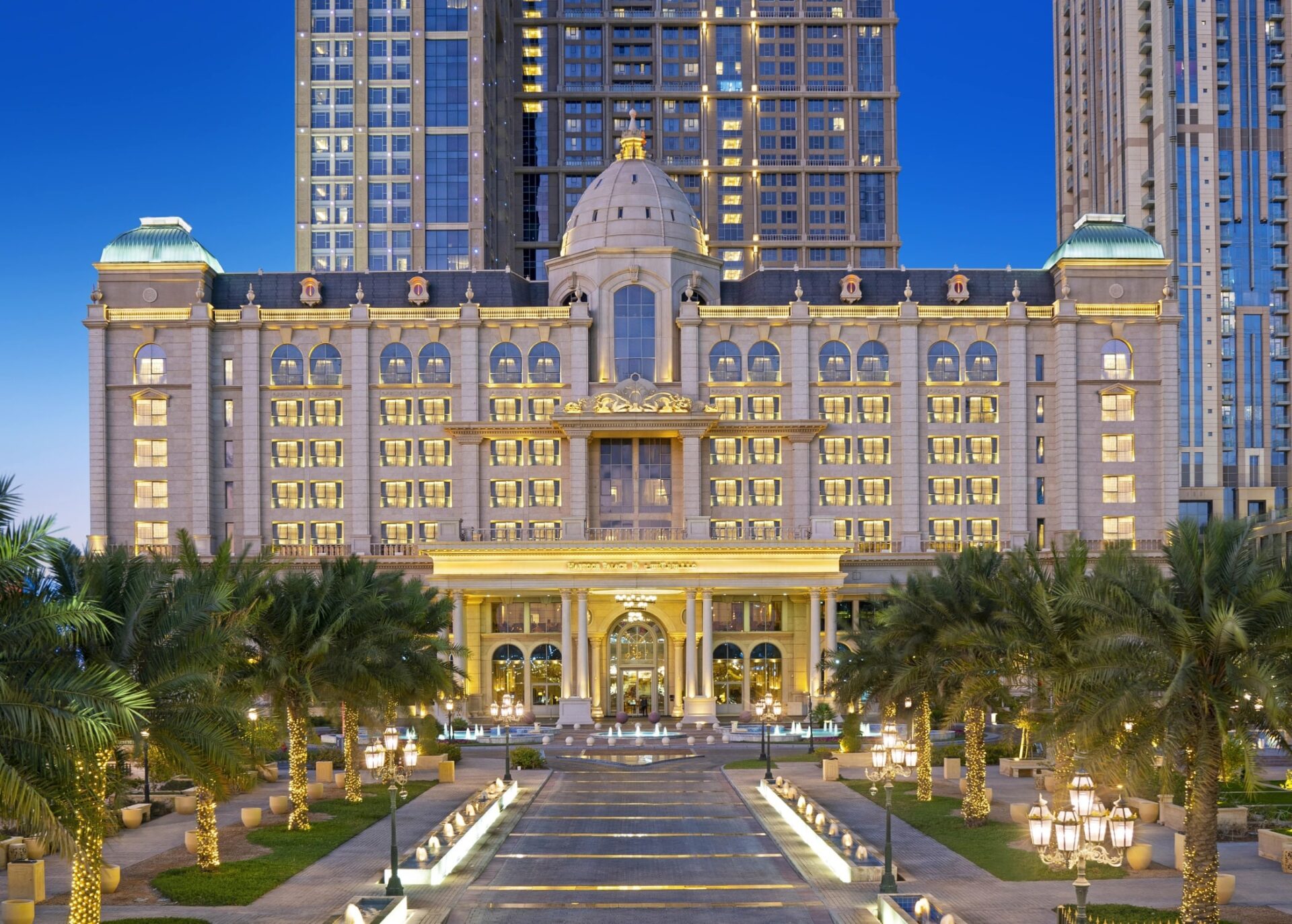 Habtoor Palace Dubai Hotel Exterior Dusk