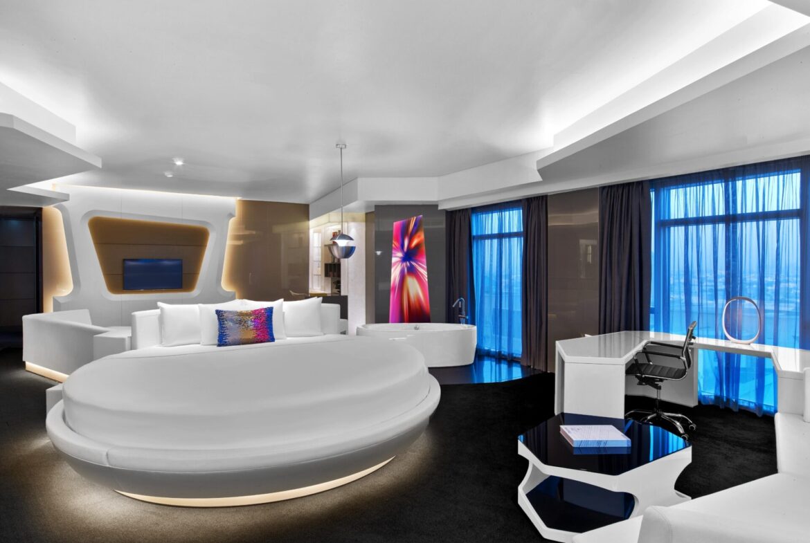 V Hotel Dubai Valor Suite