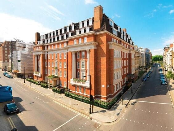 Marriott’s Grand Residence At London Building