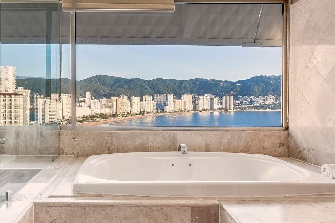 Fiesta Americana Bathroom